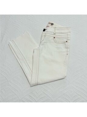 Freestyle Revolution Women’s Stretch White Denim Capris. Size 5